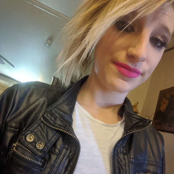 Meet your Posher, Sunshine - Picture 2 of 6